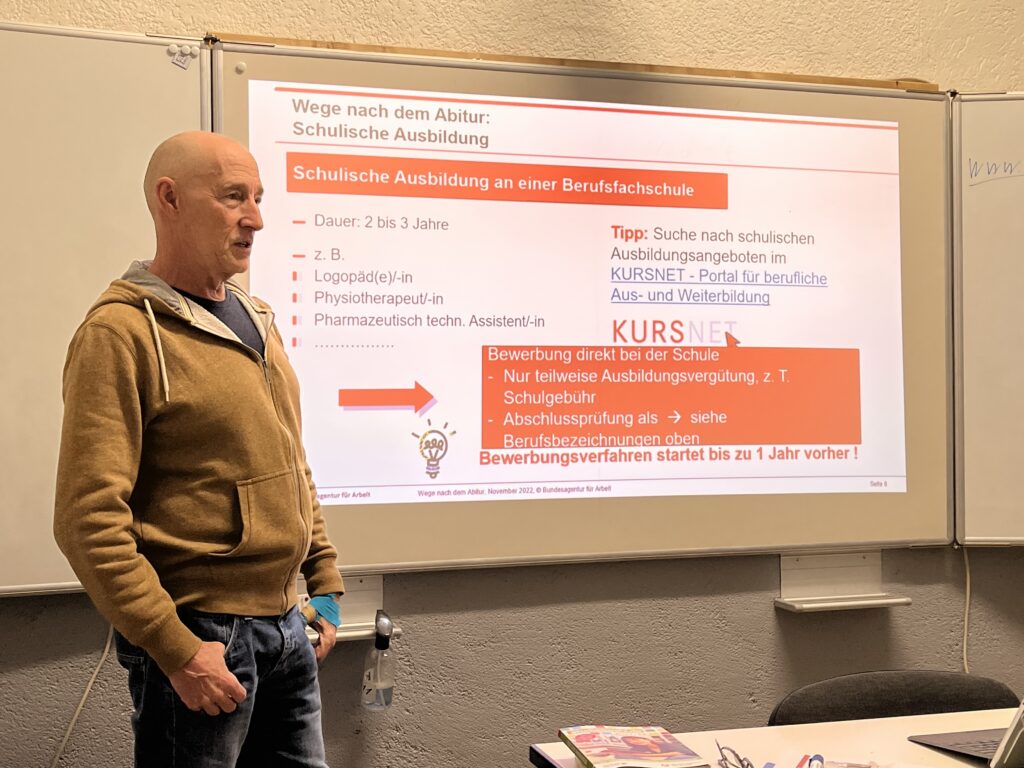 Was kommt nach dem Abitur? Eine Lehre? ein Studium? - Private Herder ...